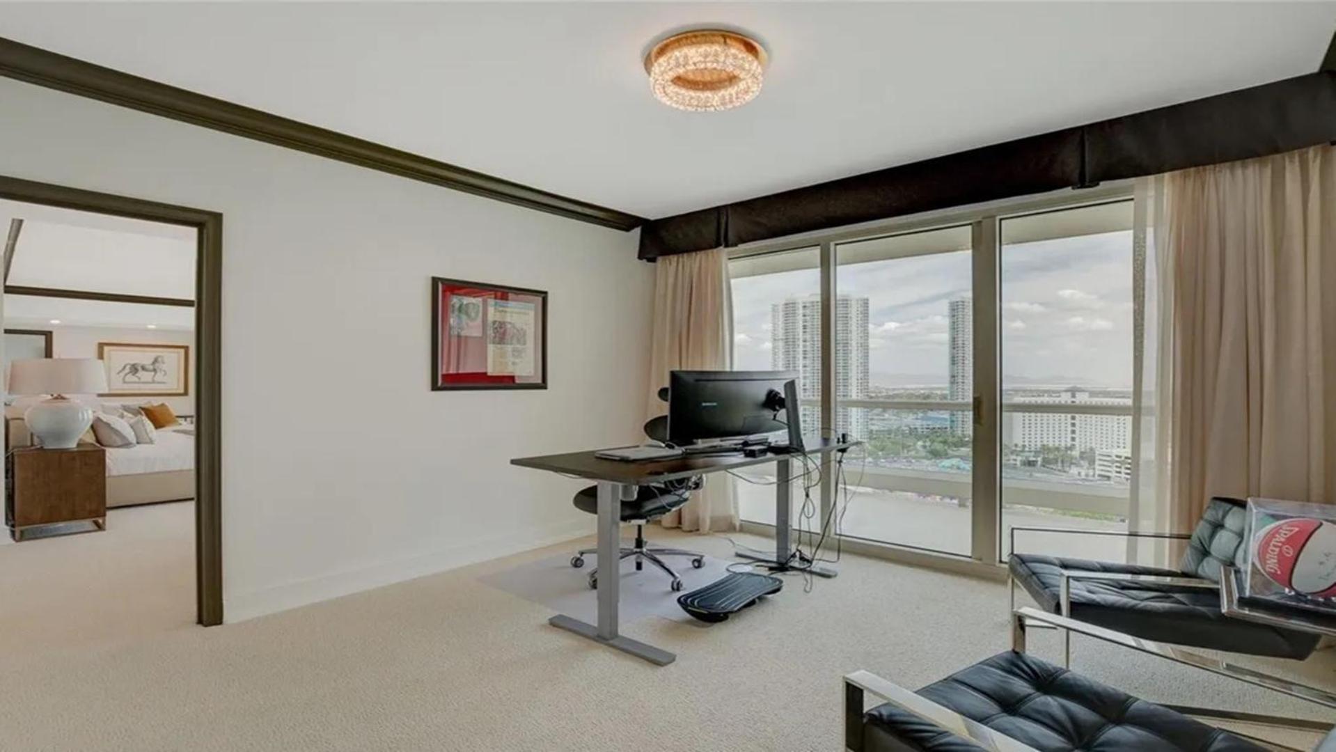 Apartment Stunning Four Bedroom Fully Professionally Remodeled *