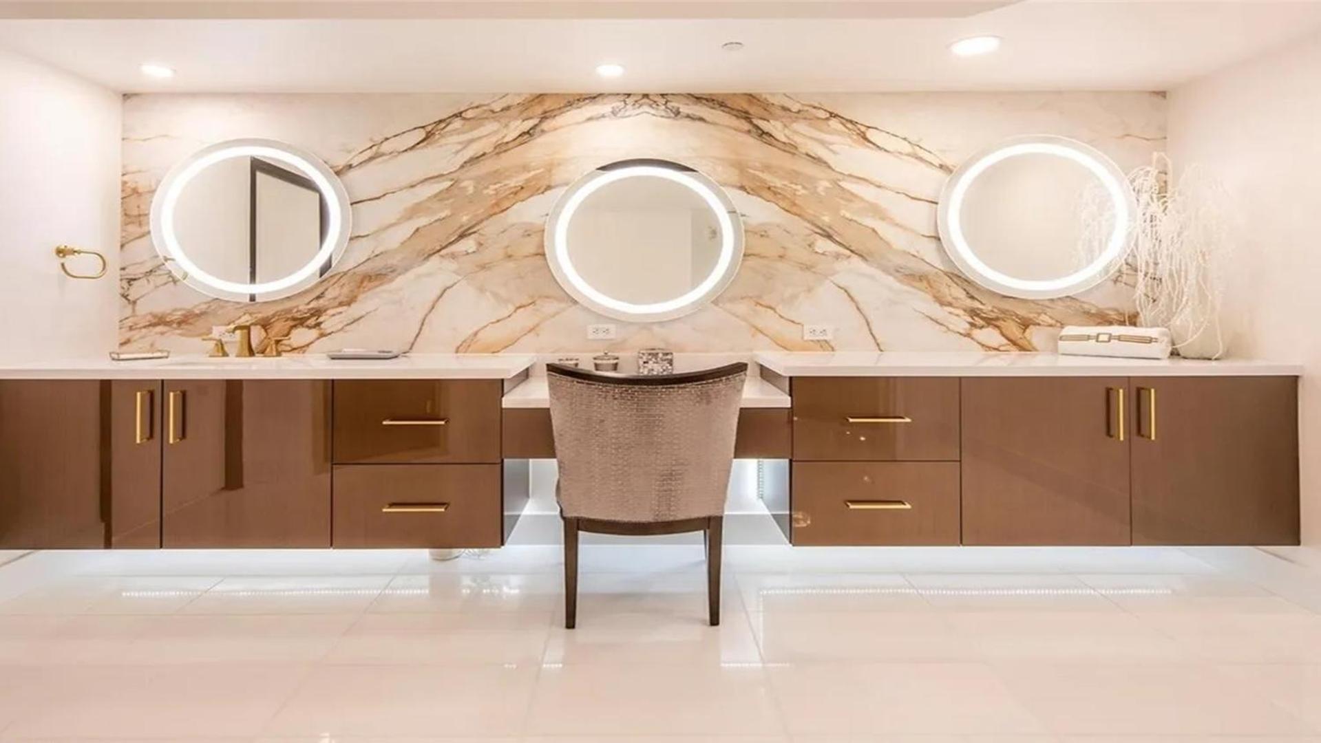 Apartment Stunning Four Bedroom Fully Professionally Remodeled Las Vegas