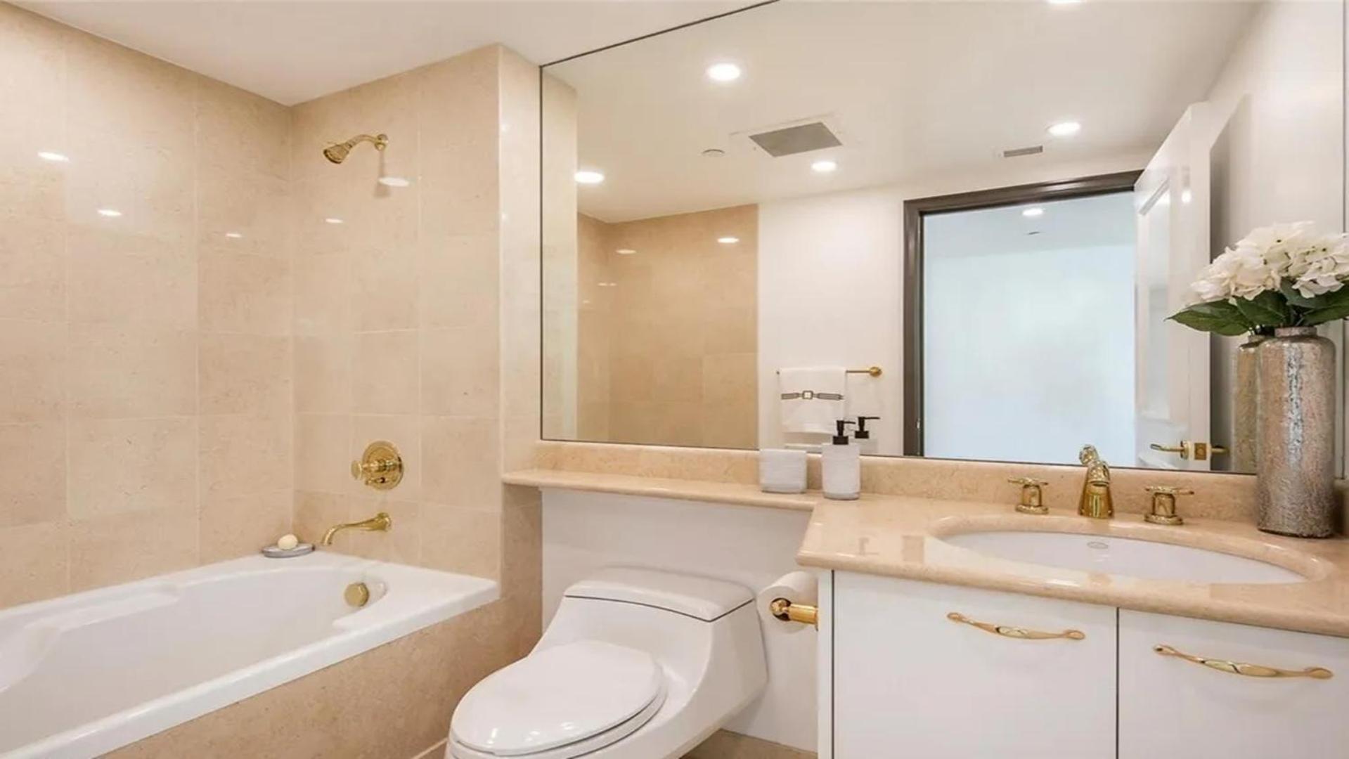 Stunning Four Bedroom Fully Professionally Remodeled Apartment Las Vegas