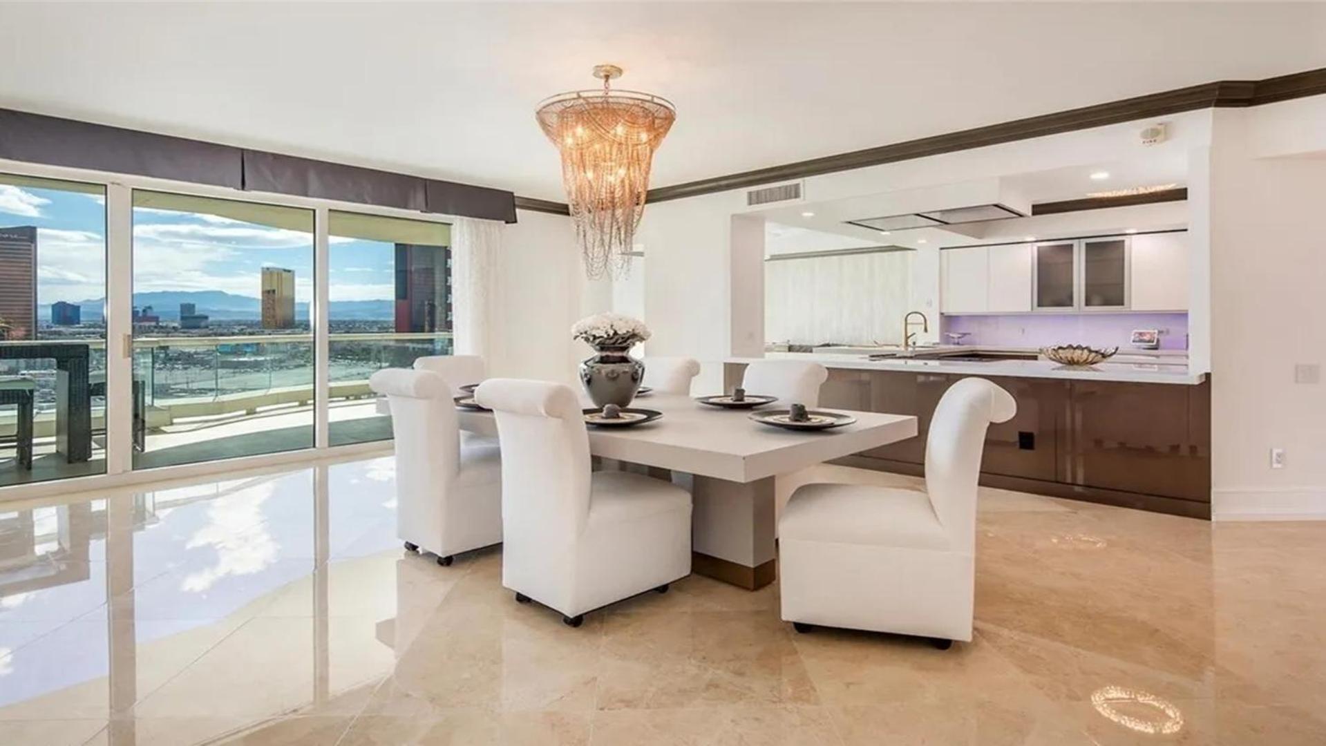 Apartment Stunning Four Bedroom Fully Professionally Remodeled Las Vegas
