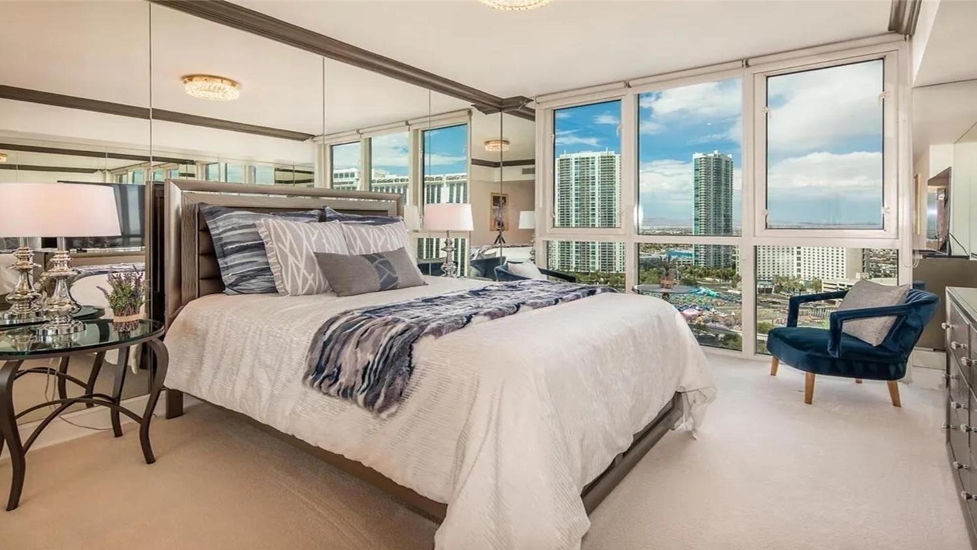 Apartment Stunning Four Bedroom Fully Professionally Remodeled