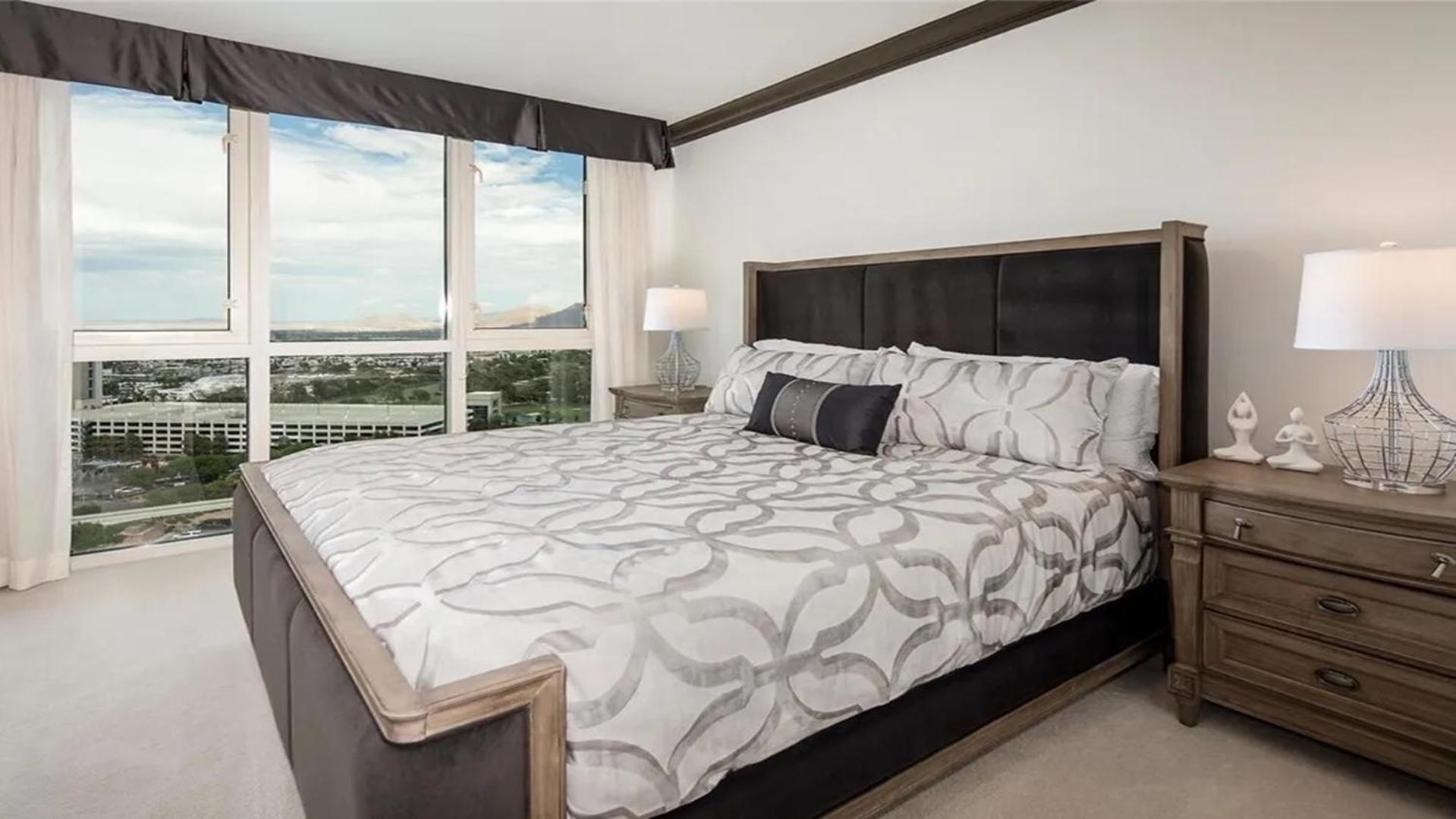 Stunning Four Bedroom Fully Professionally Remodeled Apartment Las Vegas