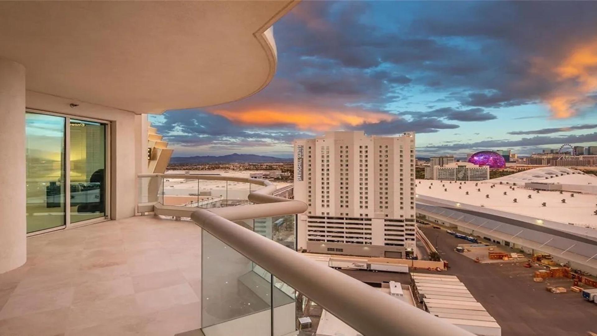 Apartment Stunning Four Bedroom Fully Professionally Remodeled