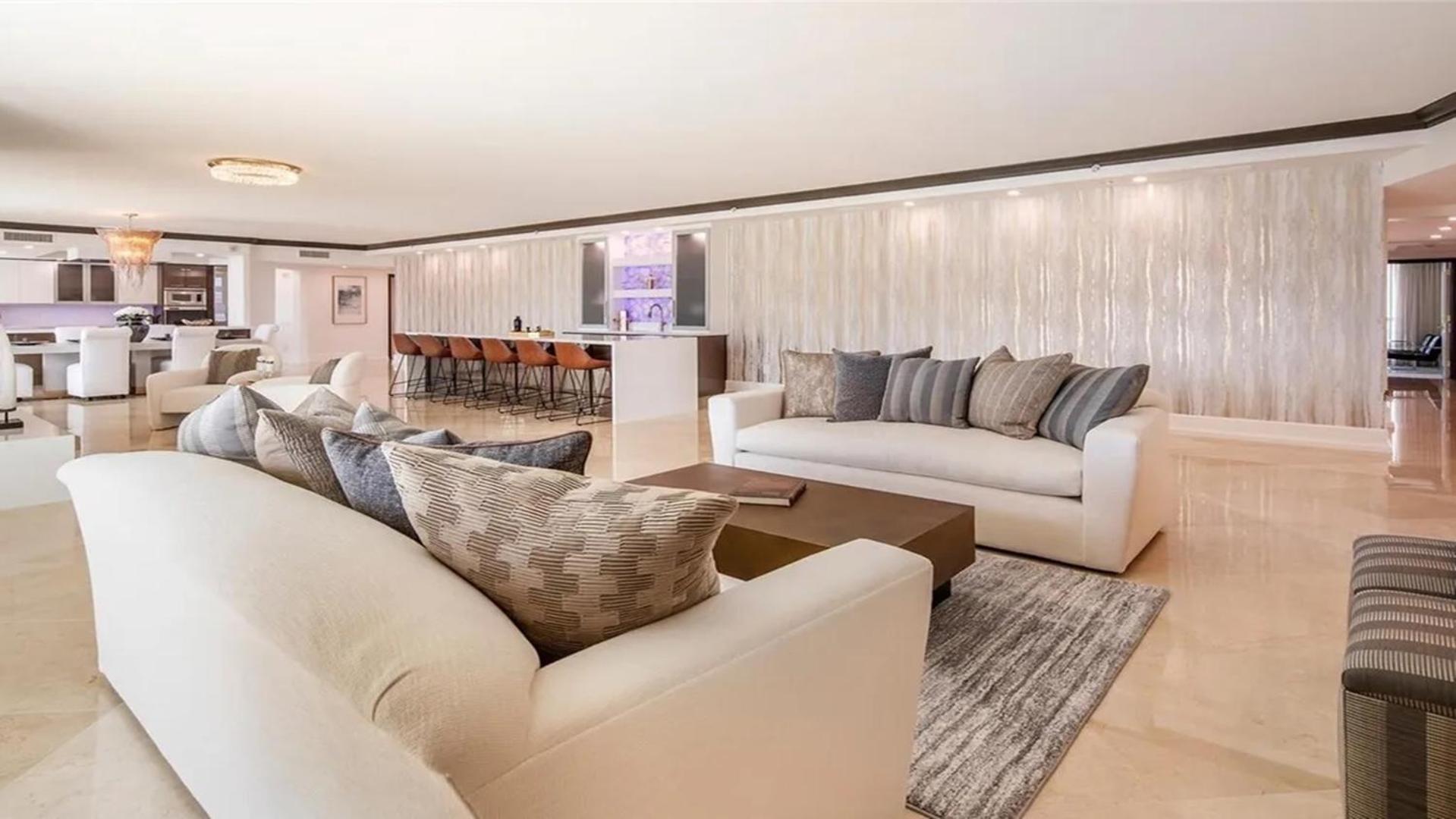 Stunning Four Bedroom Fully Professionally Remodeled Apartment Las Vegas