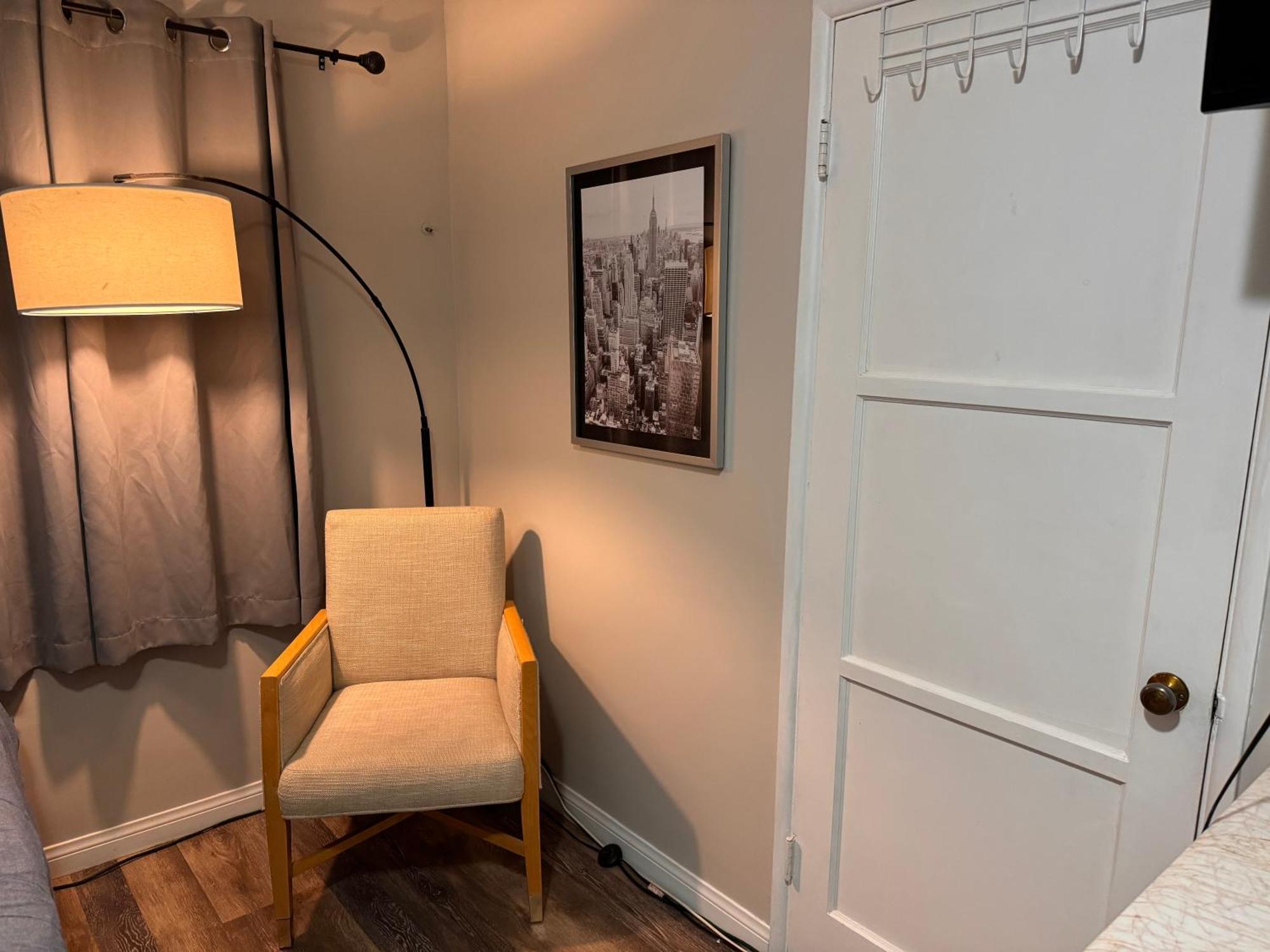 Peaceful Escape Downtown And Strip Apartment