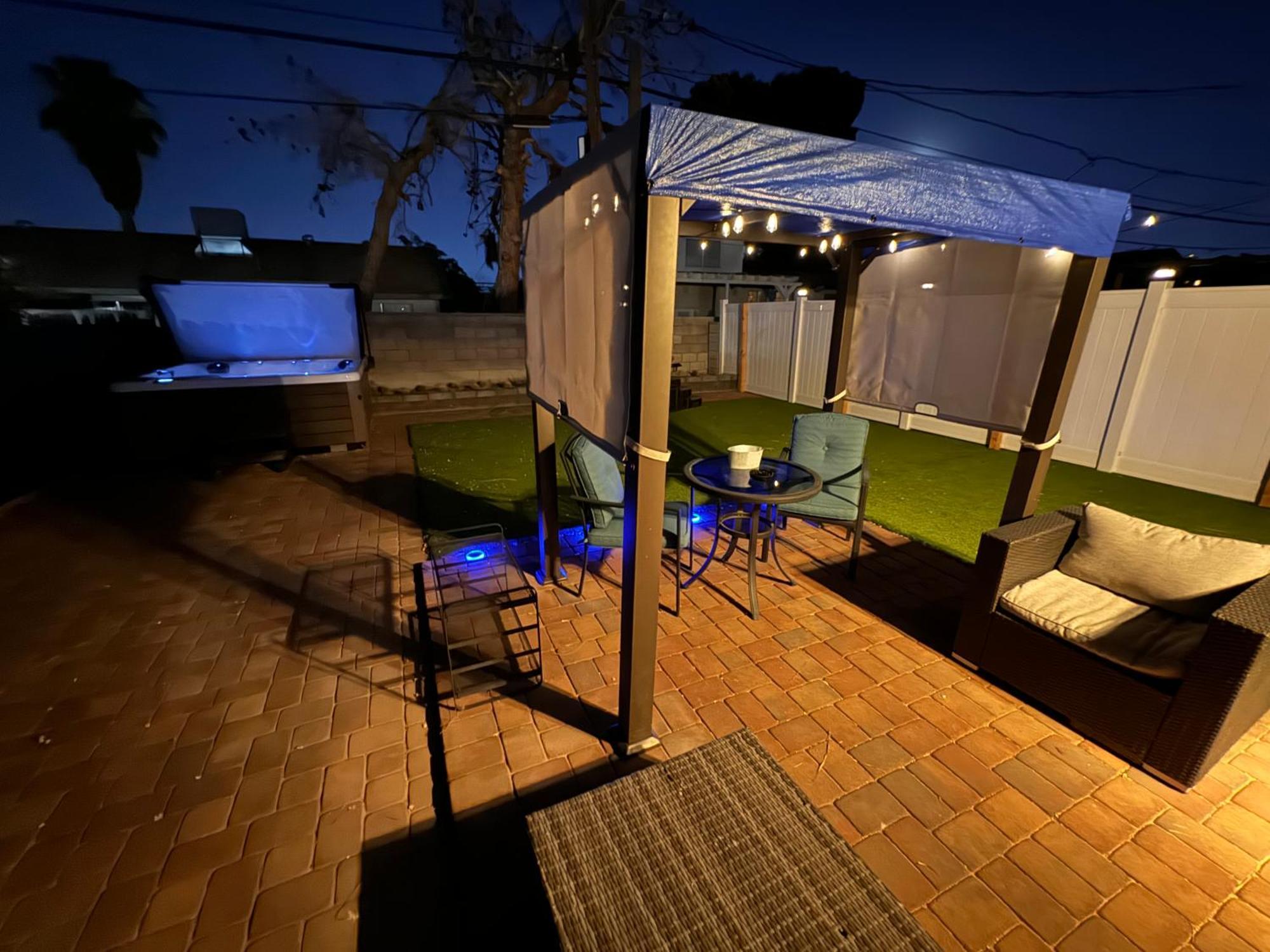 Peaceful Escape Downtown And Strip Apartment