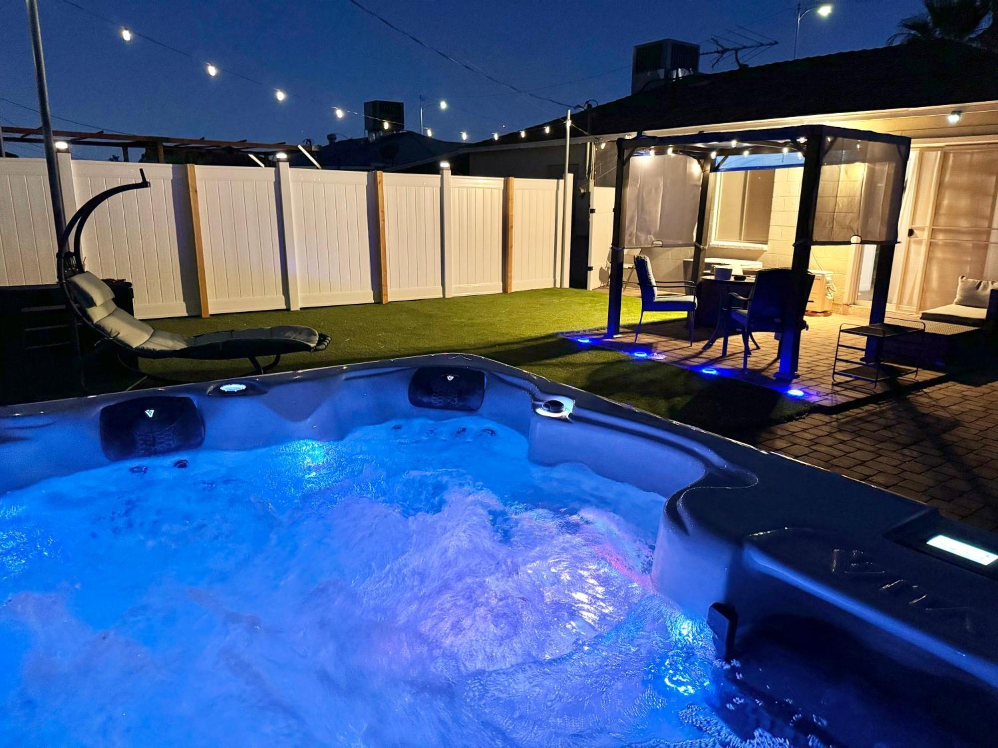 Peaceful Escape Downtown And Strip Apartment *