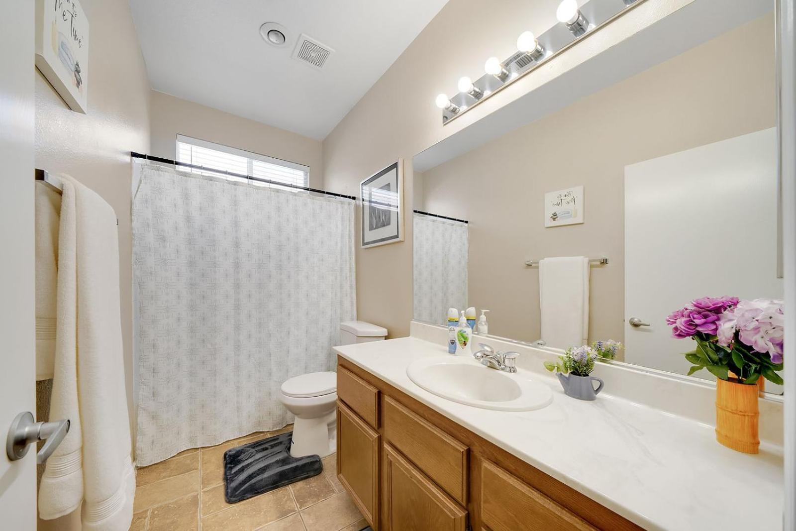 Spacious Vegas Home, Bbq, H-speed Wi-fi, Sleeps 11 * Las Vegas