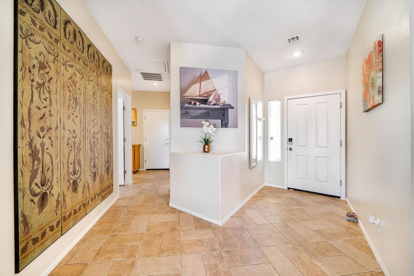Spacious Vegas Home, Bbq, H-speed Wi-fi, Sleeps 11 Holiday home Las Vegas