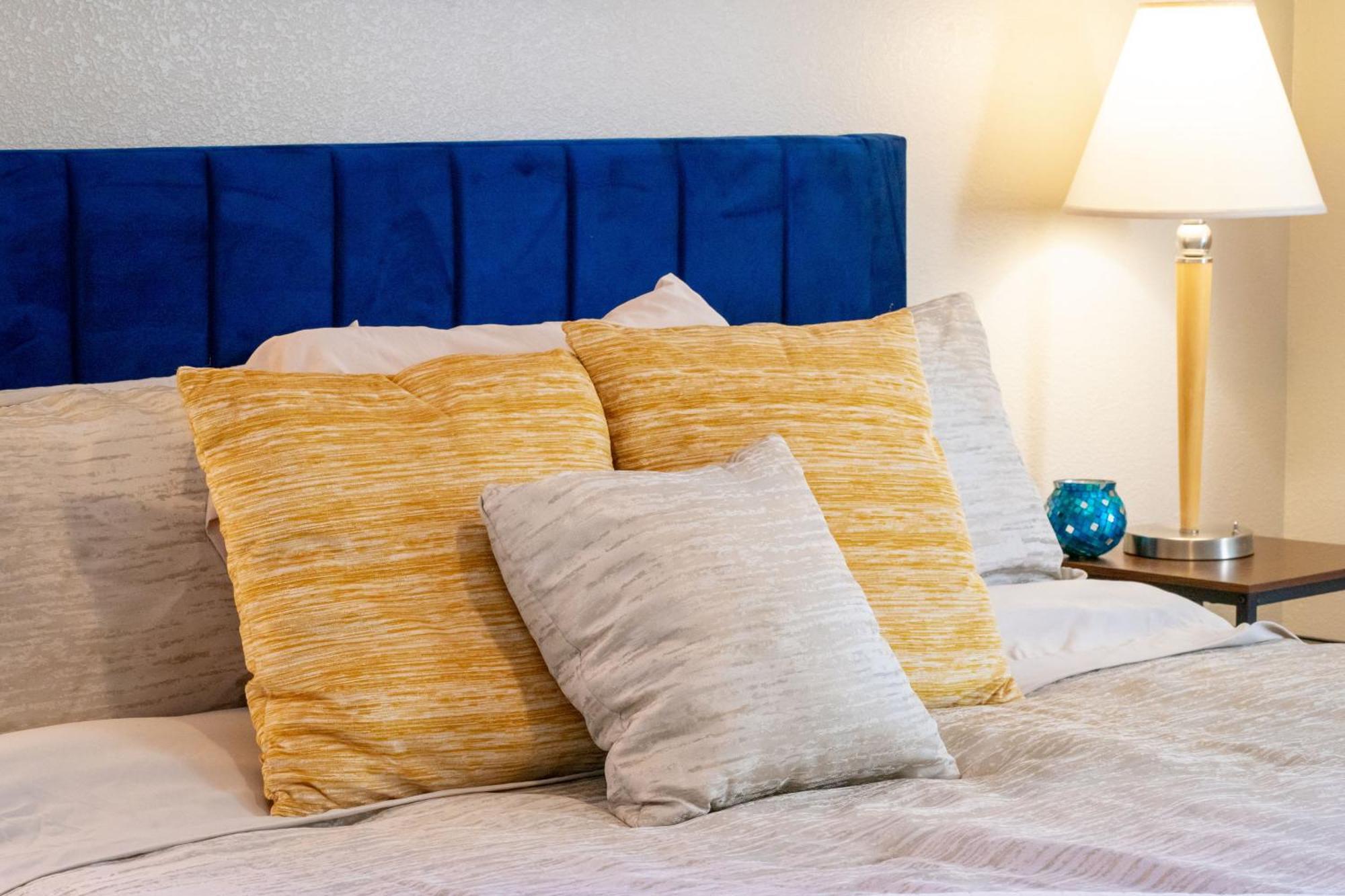 Spacious Vegas Home, Bbq, H-speed Wi-fi, Sleeps 11