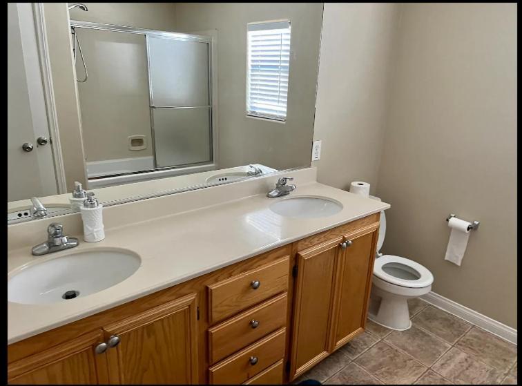 4 Bedroom North Vegas With Pool Holiday home *