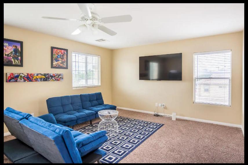 4 Bedroom North Vegas With Pool Holiday home *