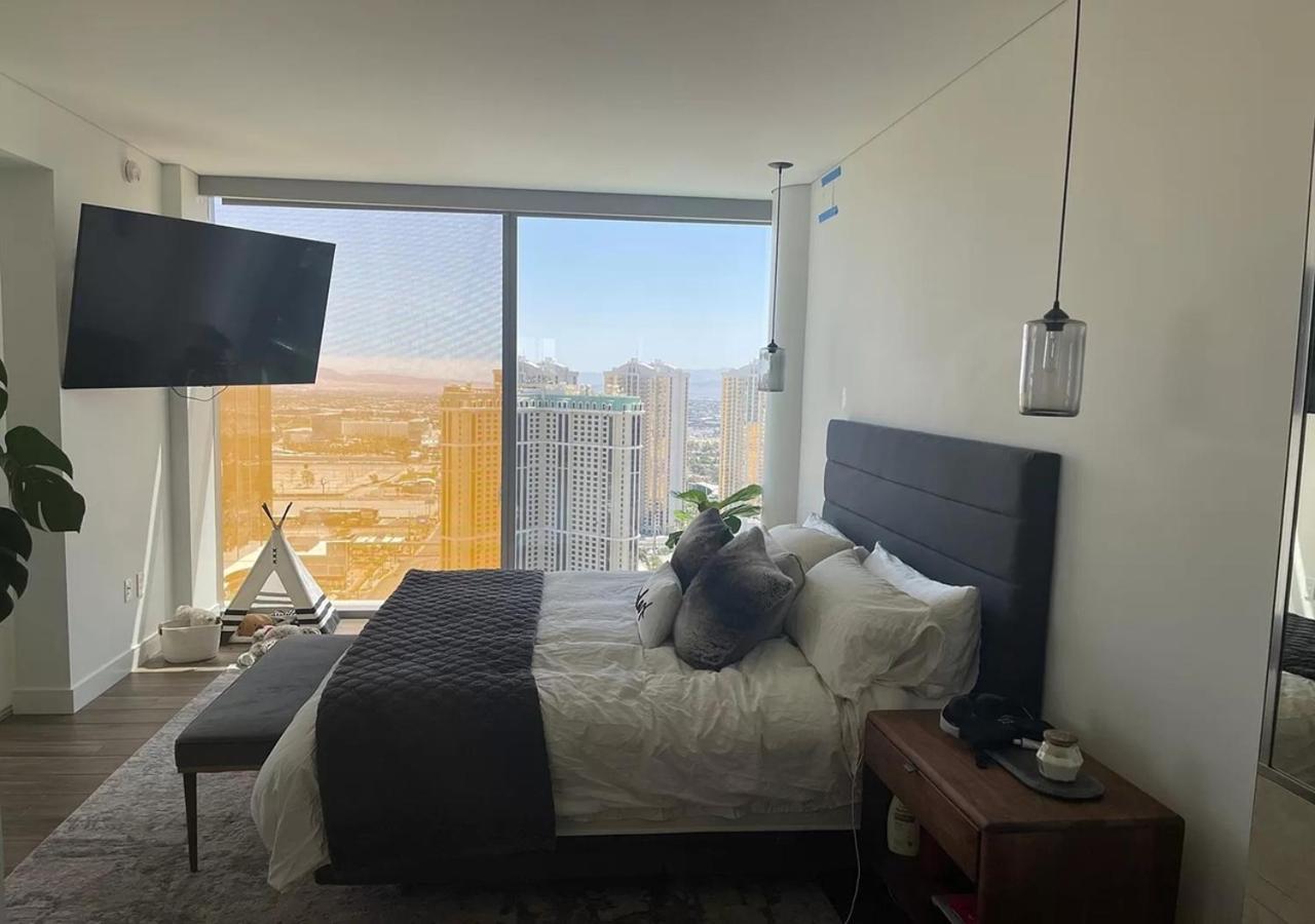 Luxury With Panoramic Views Of The Strip Apartment *