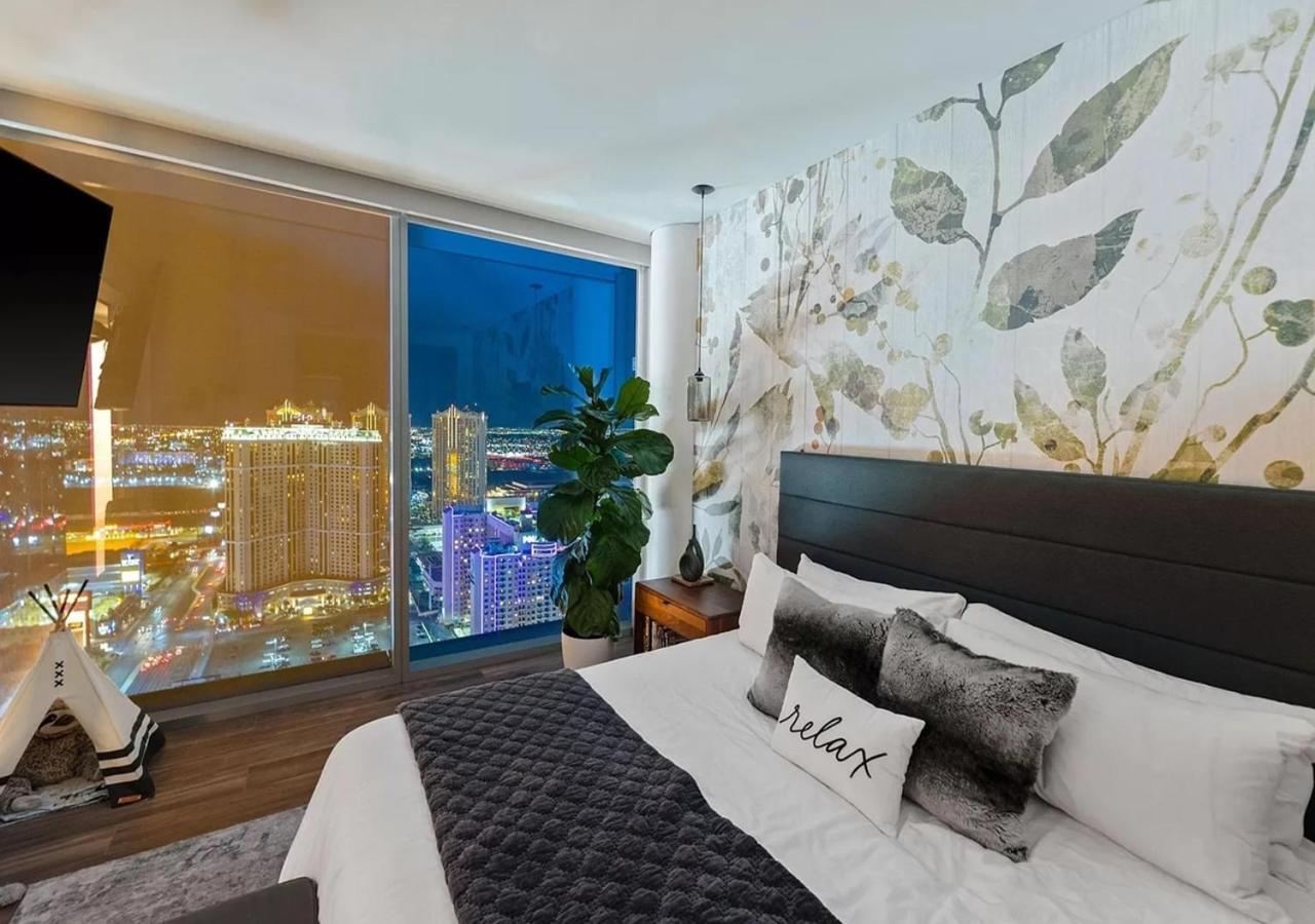 Luxury With Panoramic Views Of The Strip Apartment *