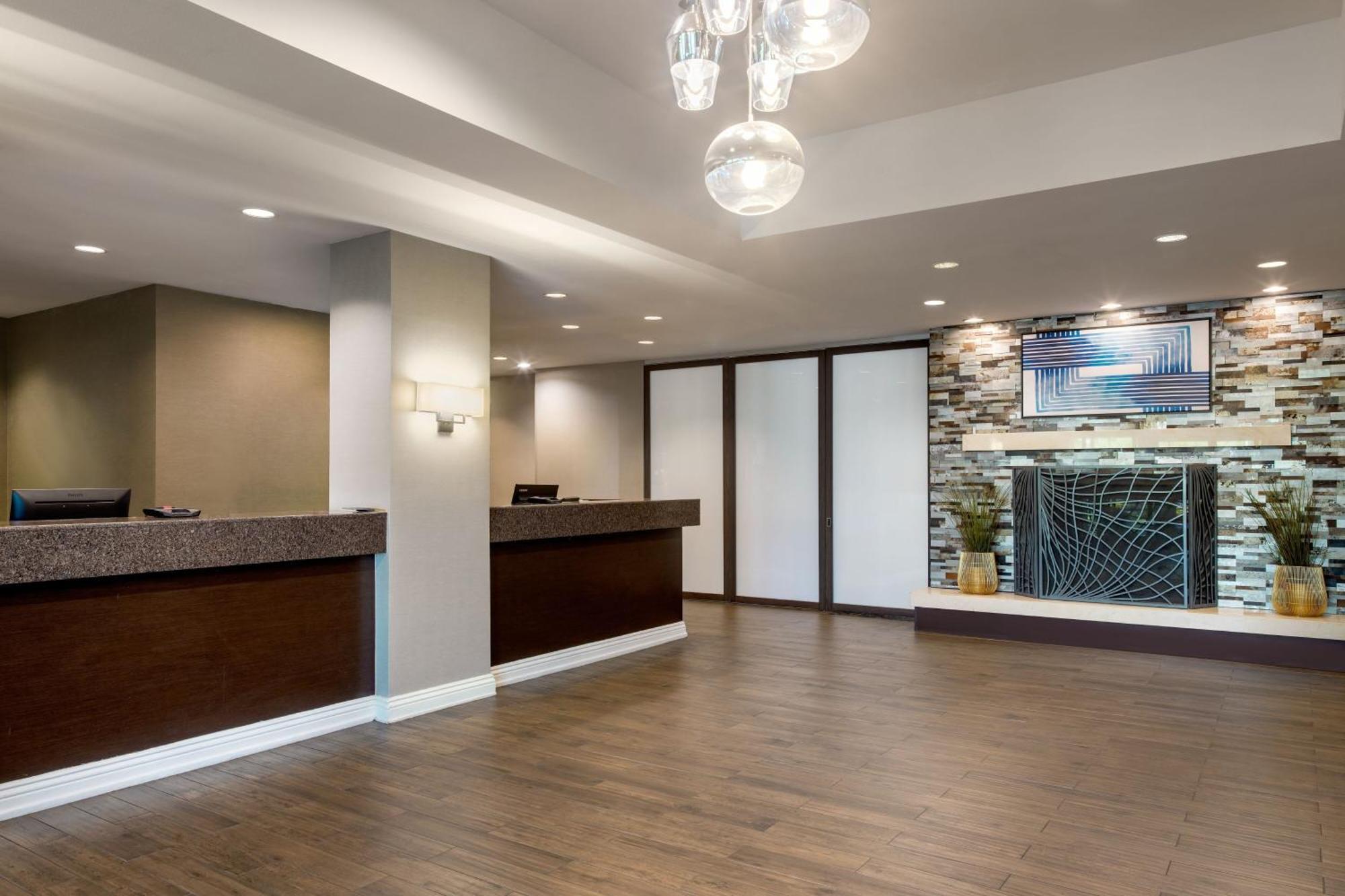 By Marriott Vegas Hughes Center Hotel 3*