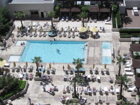 Aparthotel Signature Mgm With Strip And Sphere View