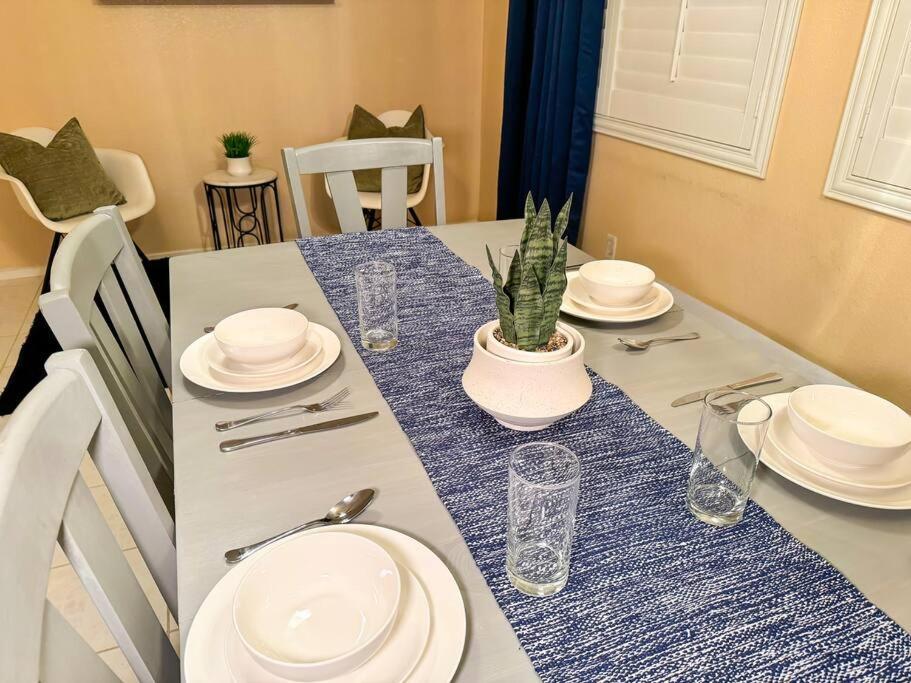 Spacious 4br Fam Retreat King Bed Wifi And Parking Holiday home