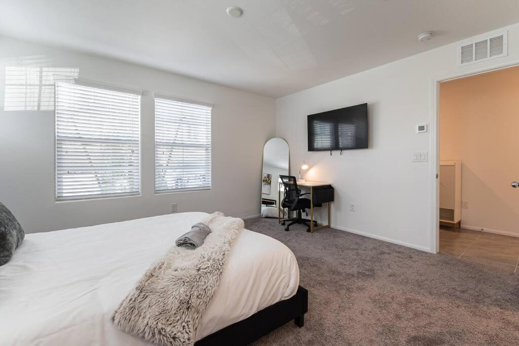Apartment New! 2024 Lux & Modern By The Strip! Las Vegas
