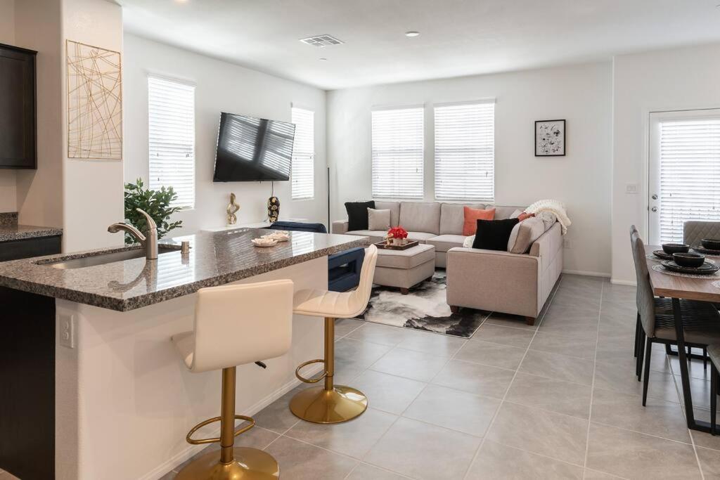 New! 2024 Lux & Modern By The Strip!