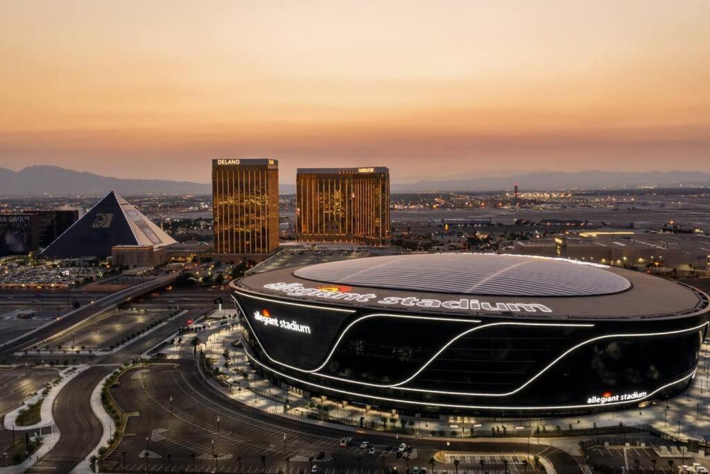 New! 2024 Lux & Modern By The Strip! Apartment *