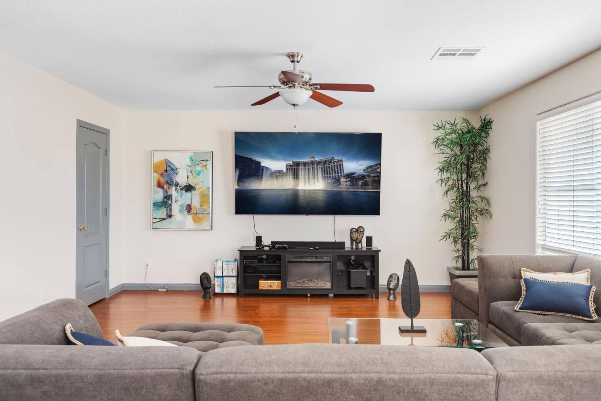 Apartment 3000sqft House 8beds3bath Pooljacuzzibbqj