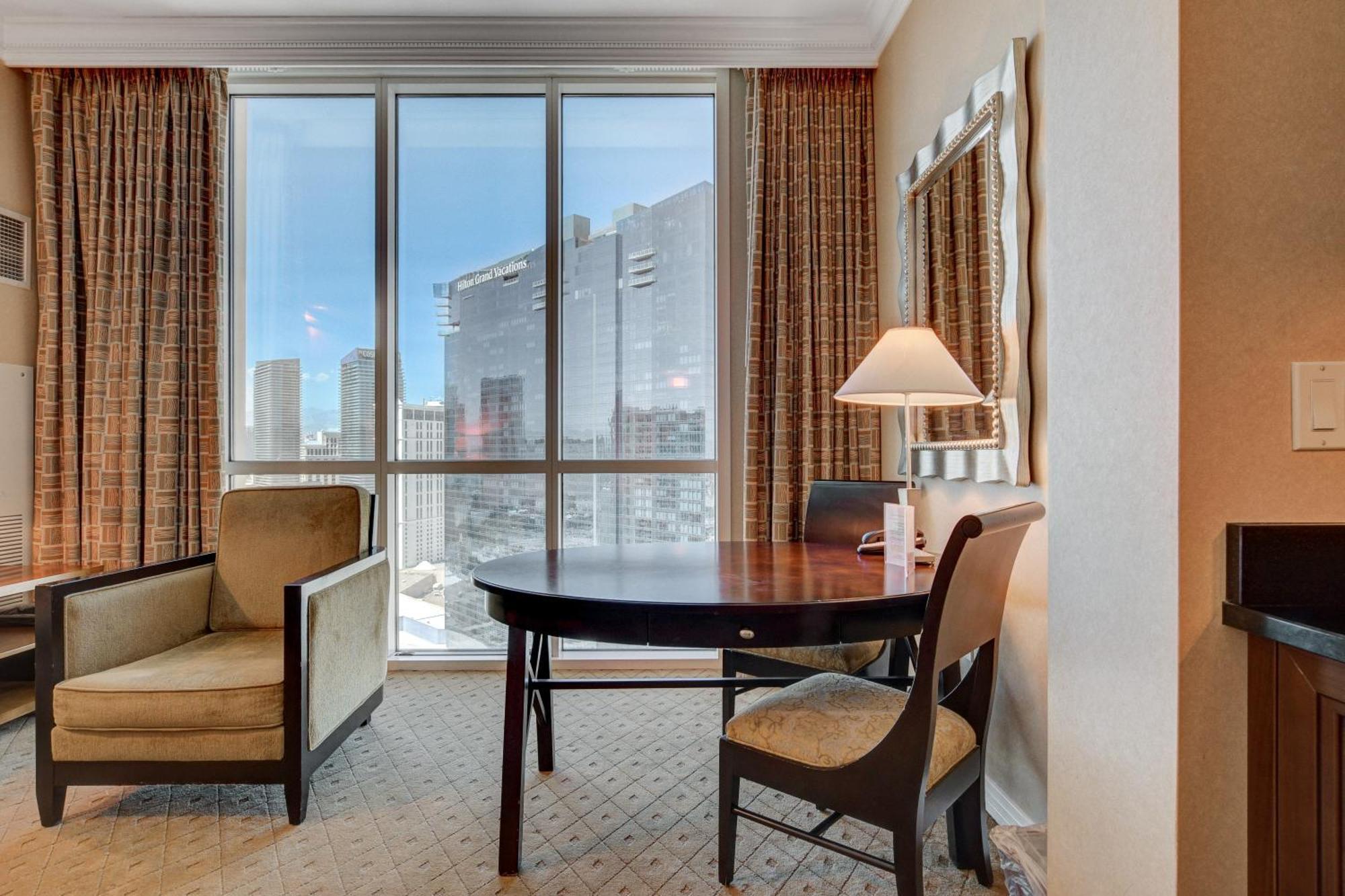 Classic Mgm Signature 25th Flr Pool View * Las Vegas