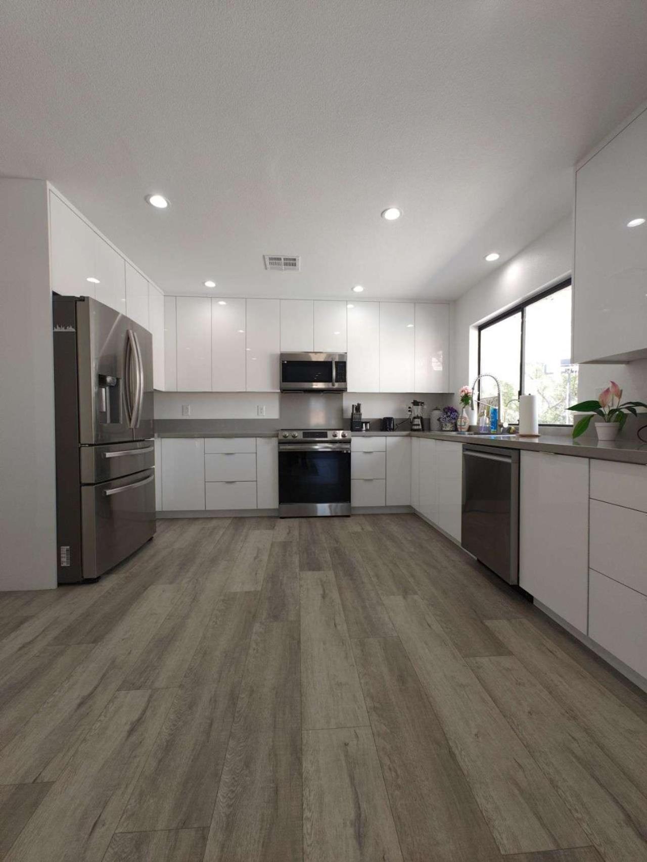 The Strip Is Just Around The Corner! Newly Renovated Luxury Modern Minimalist With Large Pool! Las Vegas