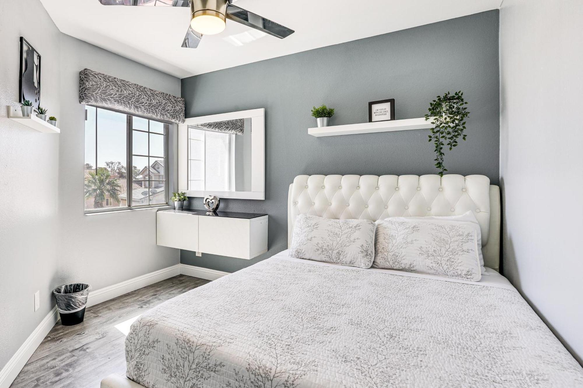 Dog-friendly Vegas Escape With Patio! * Las Vegas