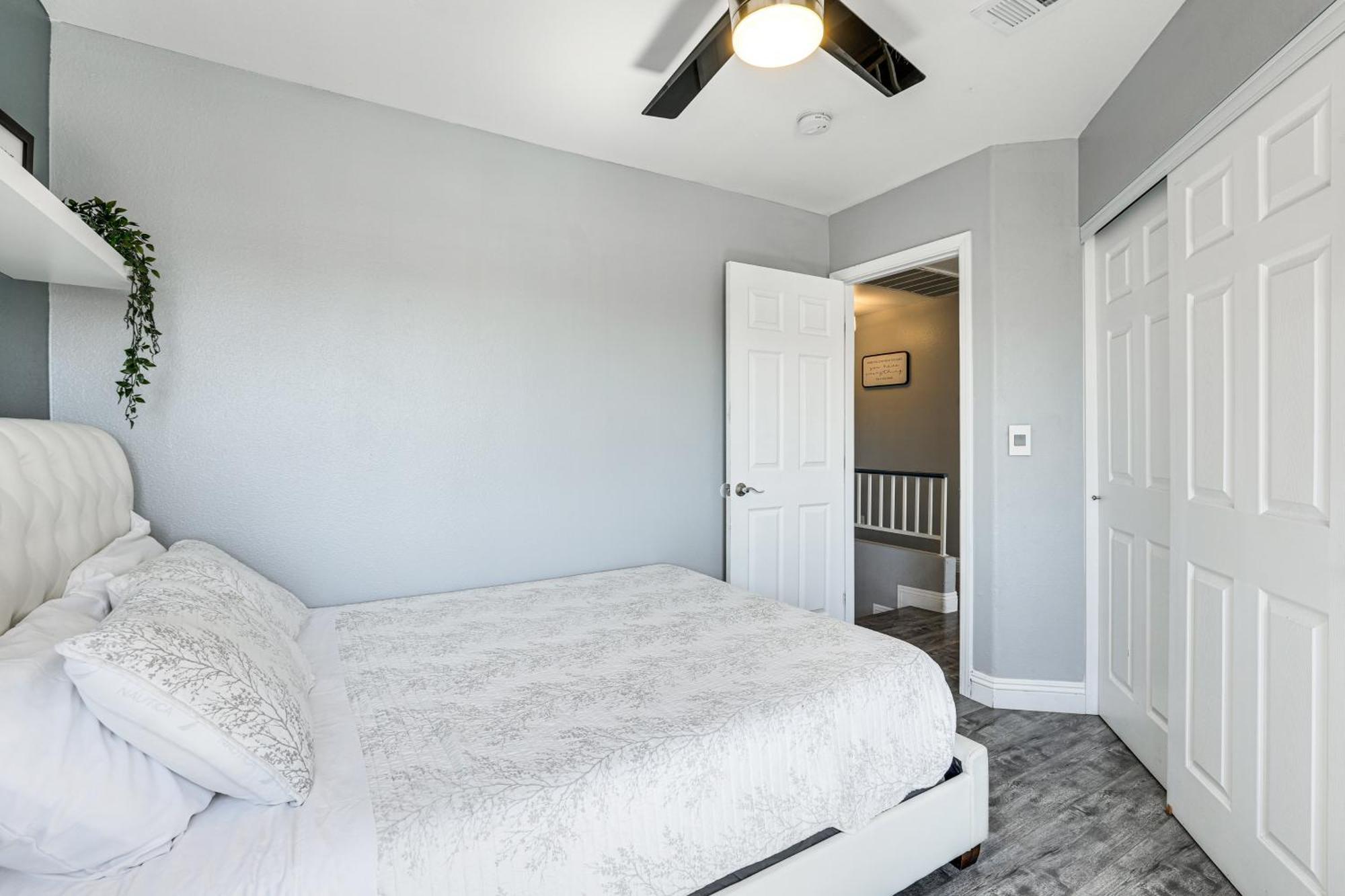 Dog-friendly Vegas Escape With Patio! * Las Vegas