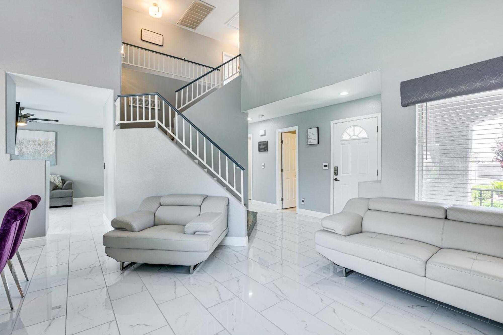 Dog-friendly Vegas Escape With Patio! Holiday home Las Vegas
