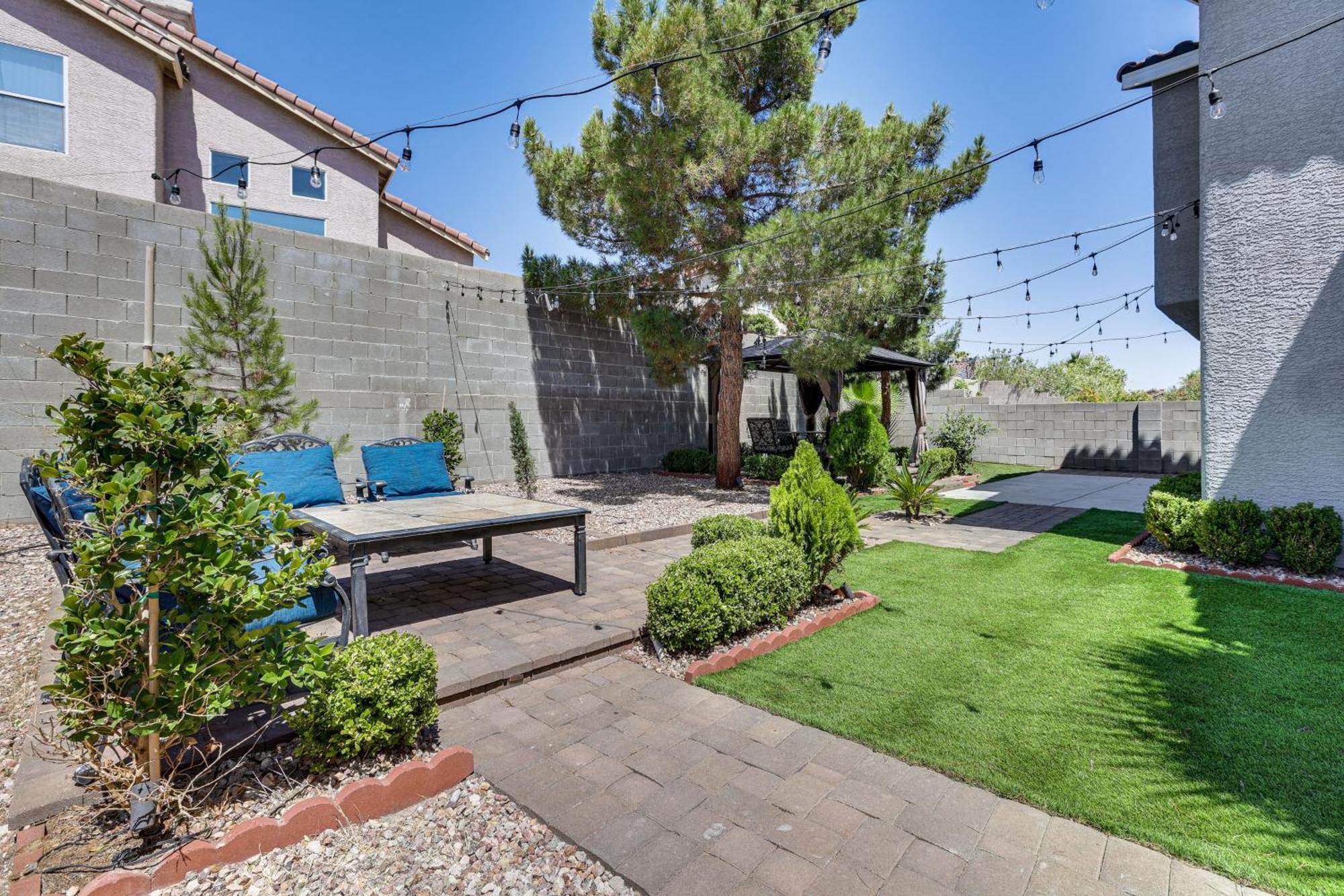 Dog-friendly Vegas Escape With Patio! * Las Vegas