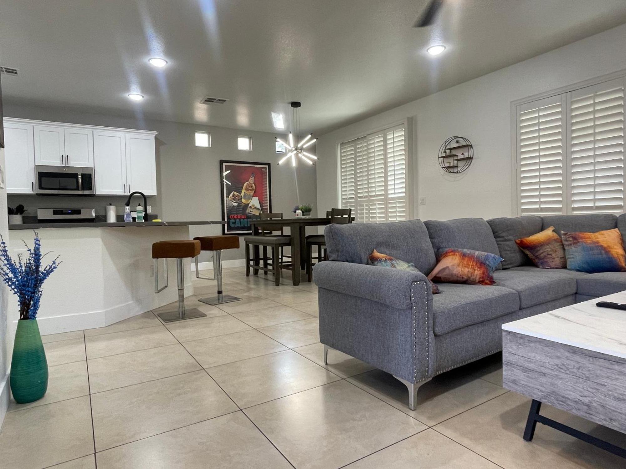 Holiday home Perfect Lv - Gated & Quiet - 9mins To Strip Las Vegas