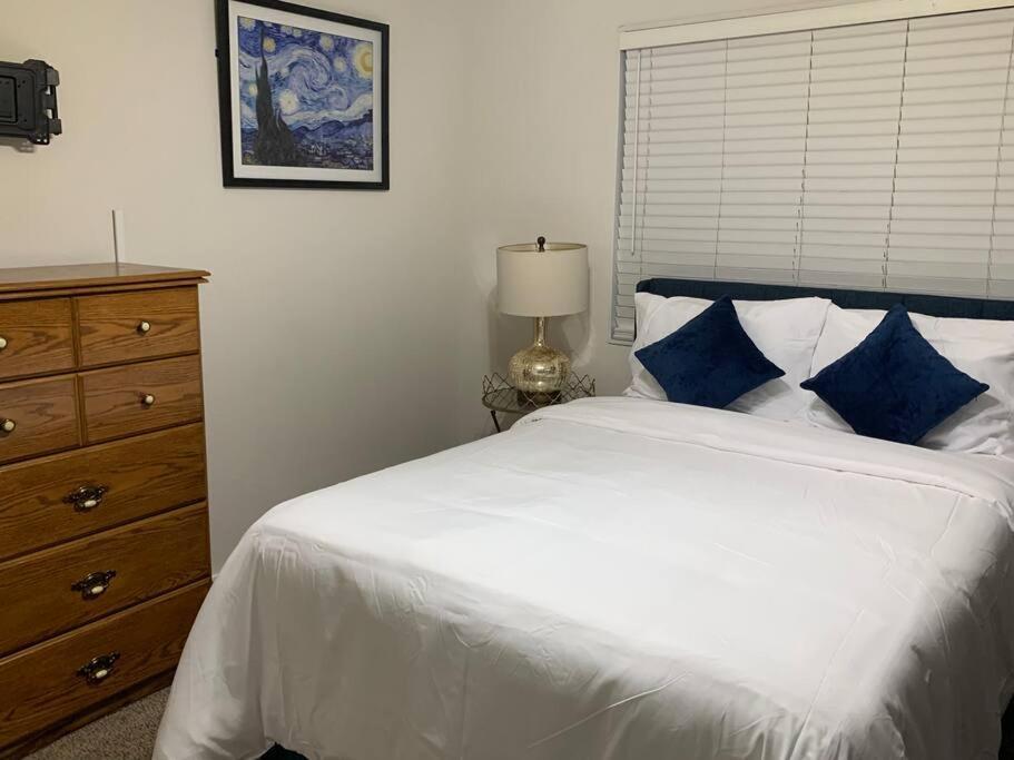 Homey Comfy Vacation - Vegas Holiday home *