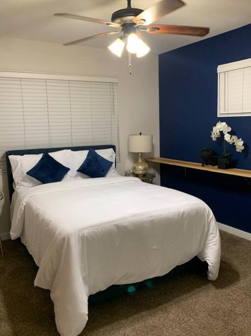 Homey Comfy Vacation - Vegas Holiday home Las Vegas