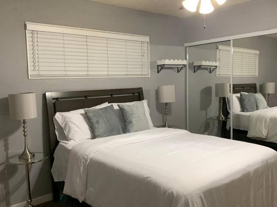 Homey Comfy Vacation - Vegas