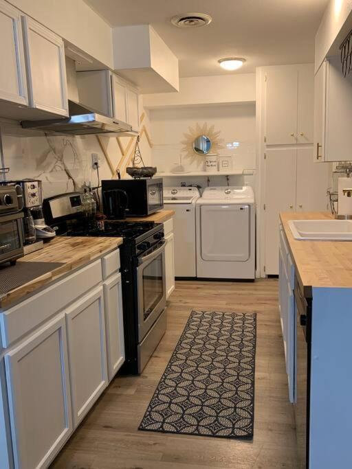 Homey Comfy Vacation - Vegas Holiday home *