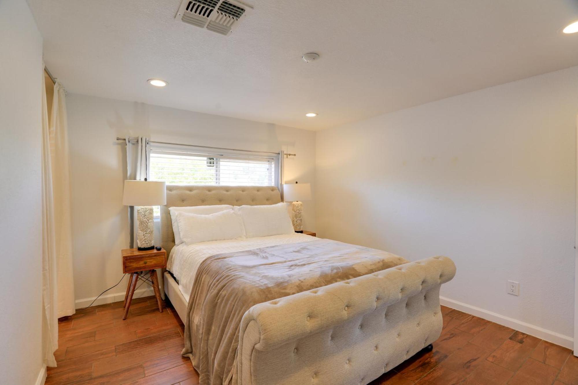 Luxe Vegas Casita With Patio About 6 Mi To Strip! Holiday home *