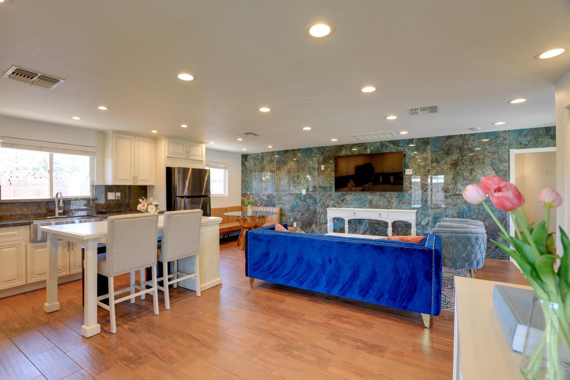 Luxe Vegas Casita With Patio About 6 Mi To Strip! Holiday home *