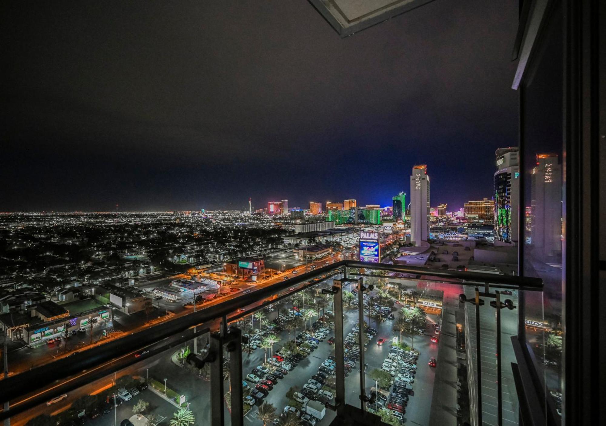 Aparthotel Stripviewsuites Two-bedroom Con-joined Exclusive *