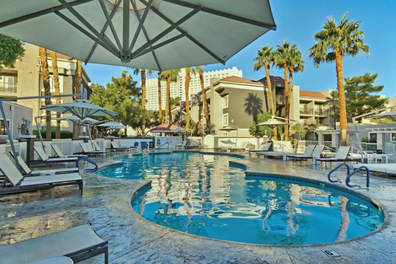 Beautiful In Desert Rose - 2bd Sleeps Holiday home