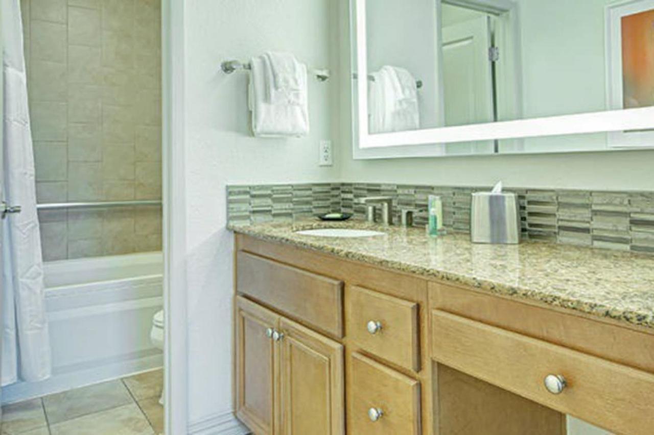 Holiday home Beautiful In Desert Rose - 1bd Sleeps