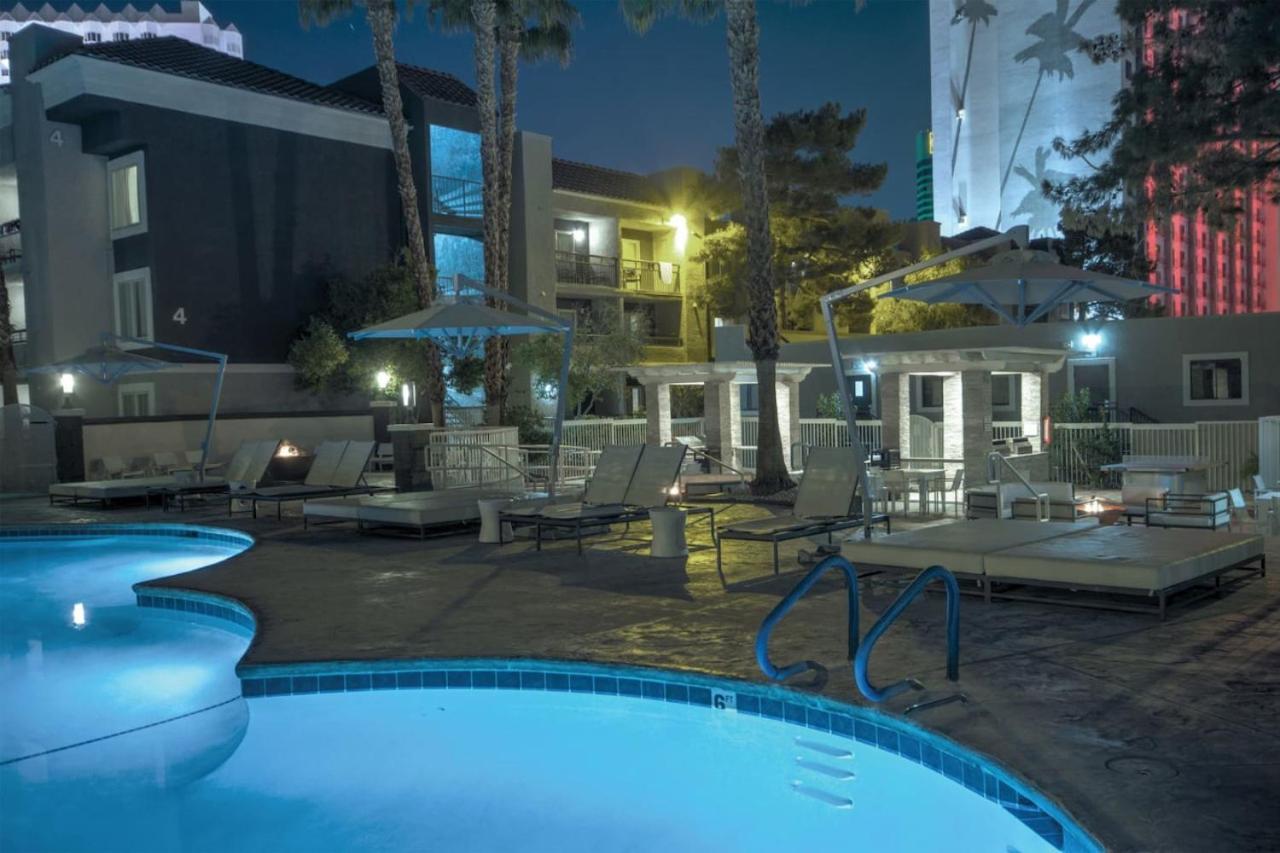 Beautiful In Desert Rose - 1bd Sleeps Holiday home Las Vegas
