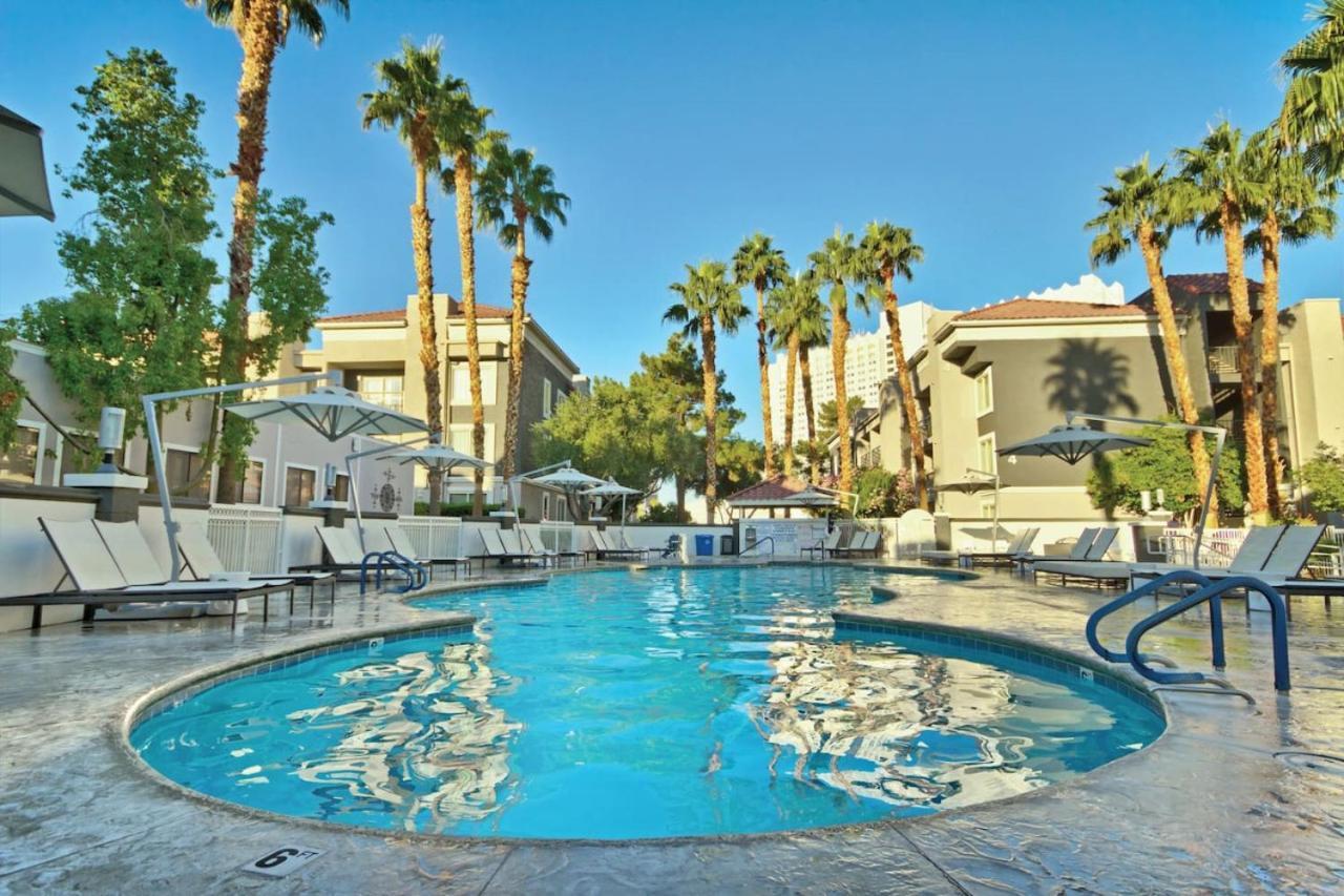 Holiday home Beautiful In Desert Rose - 1bd Sleeps