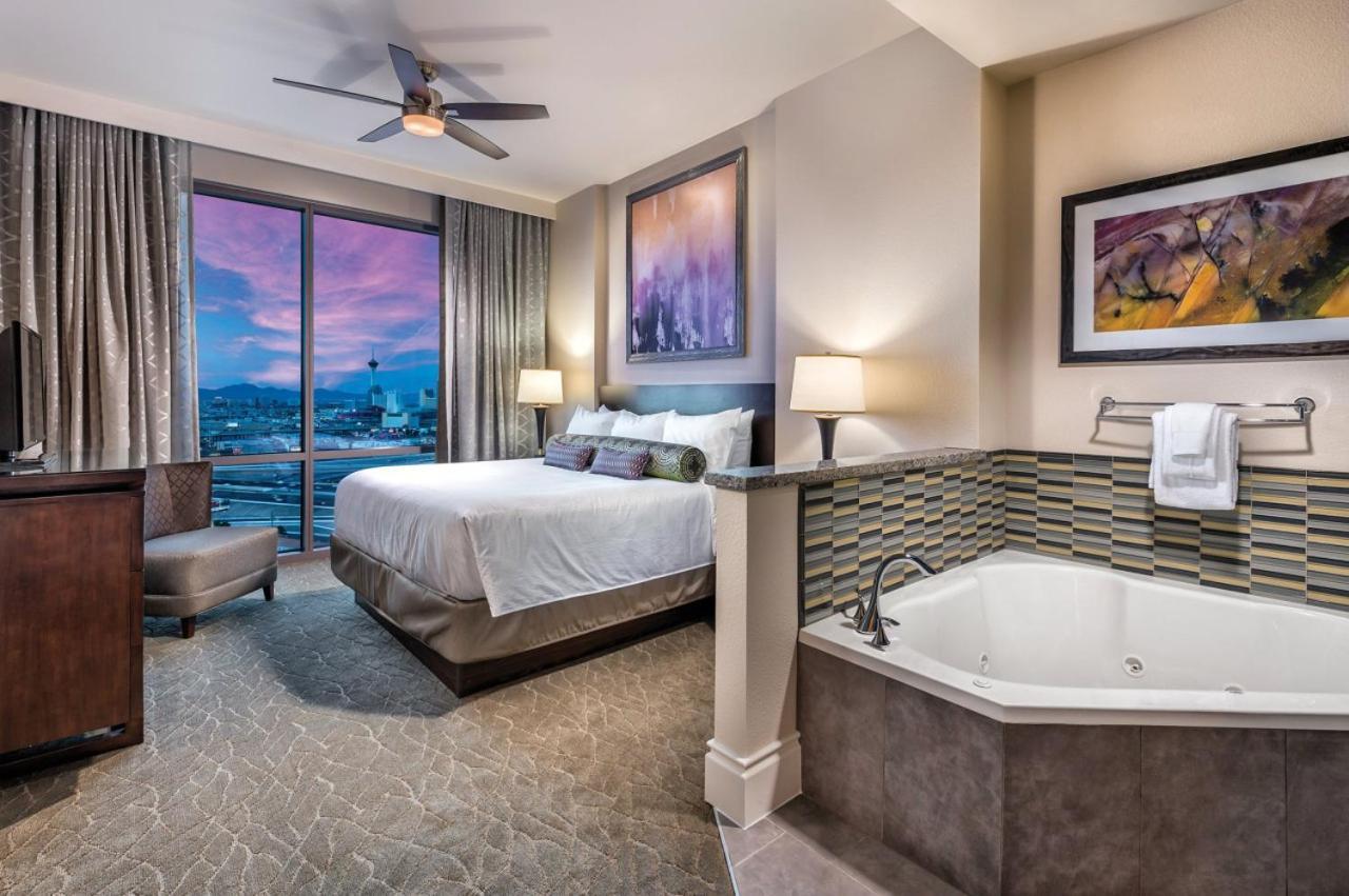 Beautiful In Desert Blue 2bd Deluxe Near The Strip Holiday home *
