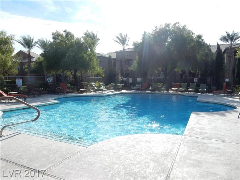 Homestay Southwest Retreat - Stylish With Queen Bed, Fast Wi-fi & More! Las Vegas