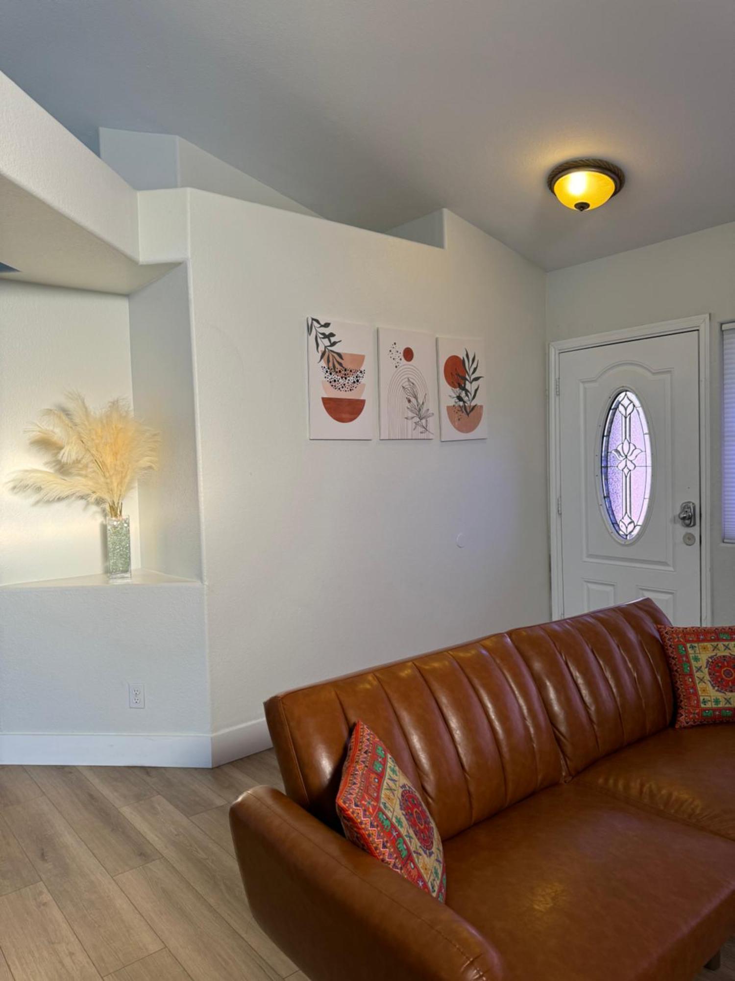 Boho Haus - Three Bedrooms House In Vegas Holiday home *
