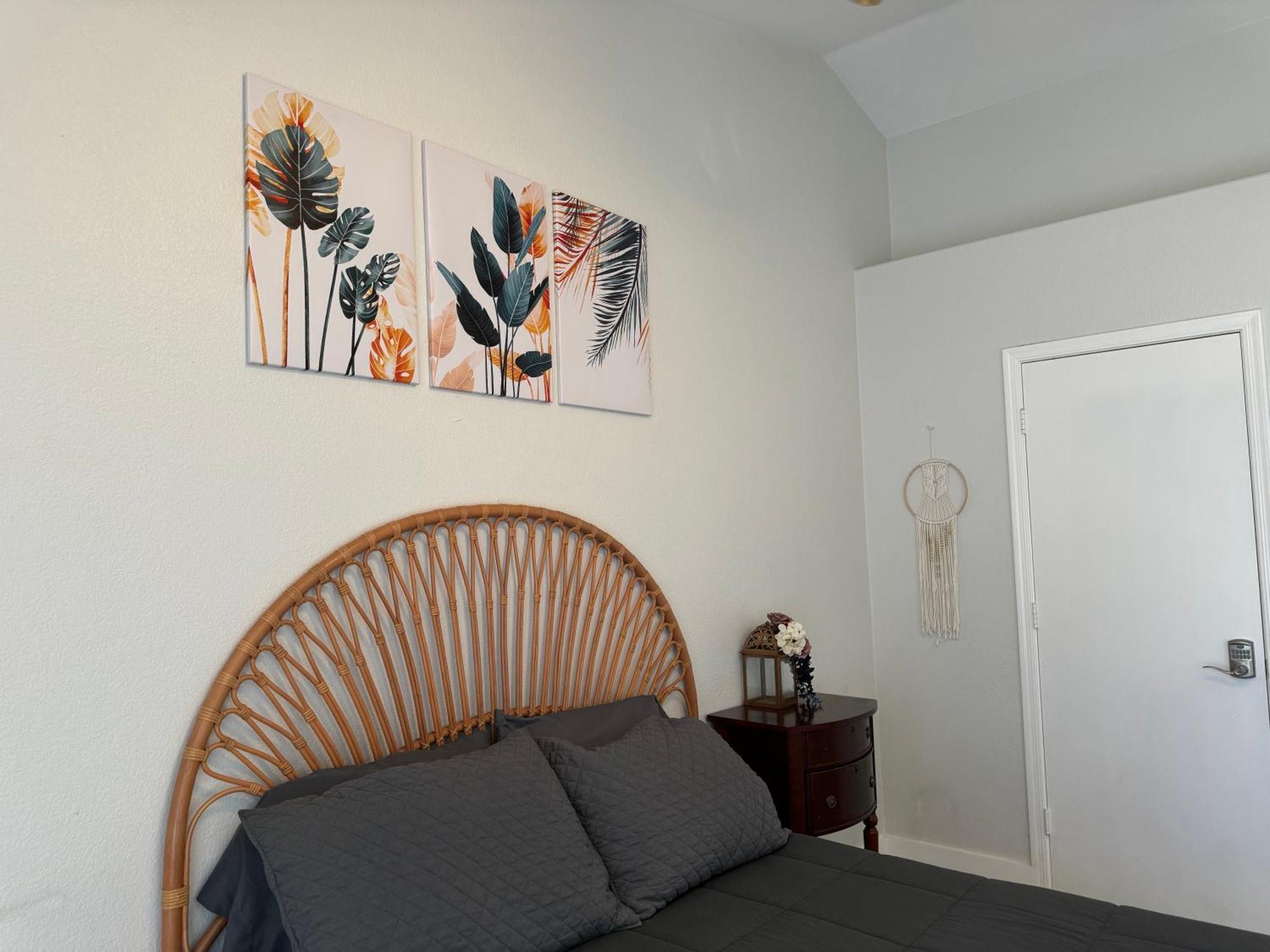 Boho Haus - Three Bedrooms House In Vegas *