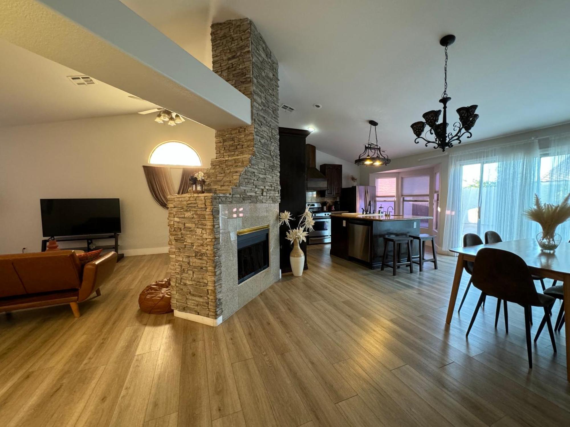 Boho Haus - Three Bedrooms House In Vegas Holiday home