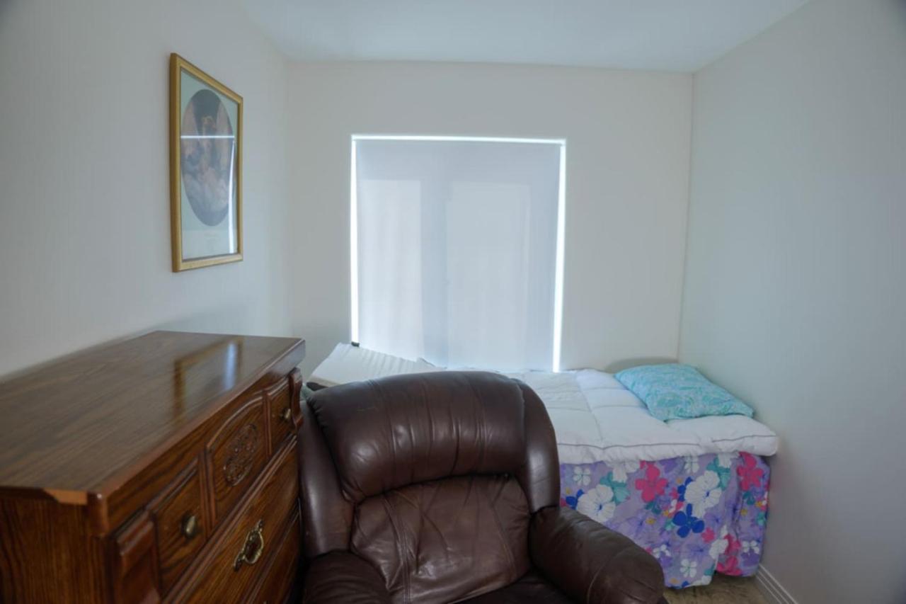 327 7 Bedroom With Fenced Yard *