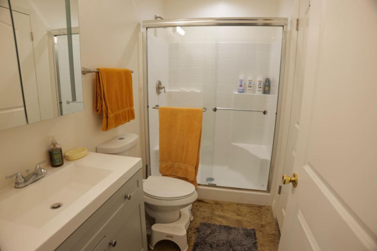 327 7 Bedroom With Fenced Yard *